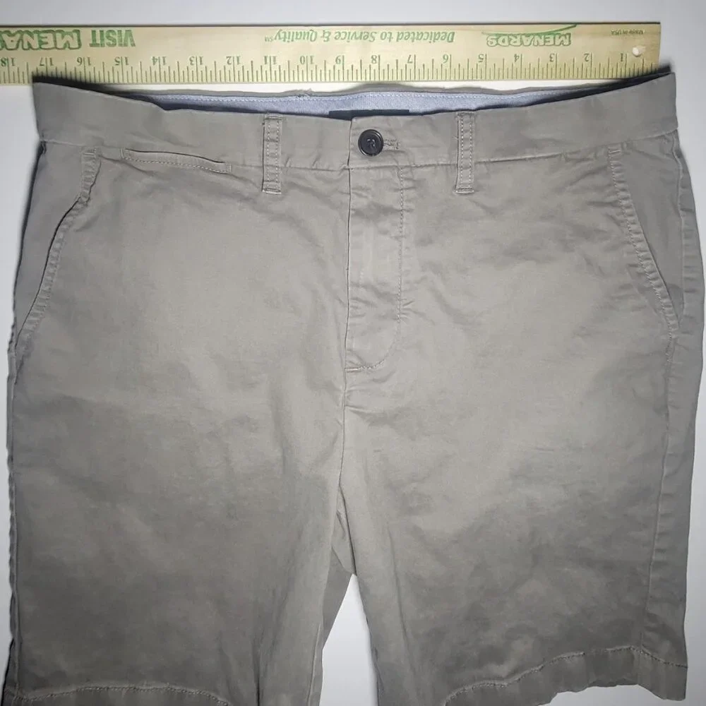 Tommy Hilfiger Mens Gray Chino Style 5 Pocket Shorts Size 34